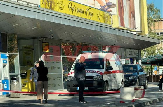 Tragedija u tržnom centru, u Tuzli: Muškarca prignječio lift vratima, preminuo je - featured image
