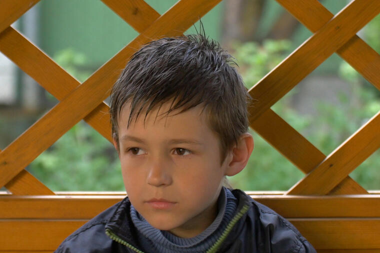 Kad je ostao bez majke trpeo poniženja i od učiteljice: Godinama kasnije gorko zažalila nakon što joj je stiglo pismo… - content image