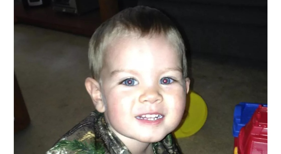 Majka ubila sina (3) nakon godina zlostavljanja kako bi napravila mjesta za bebu s novim dečkom - featured image