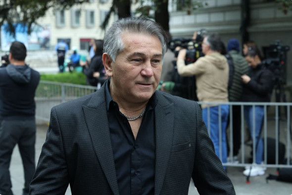 Otac Halida Muslimovića umro pod nerazjašnjenim okolnostima: "Ruke su mu bile polomljene, a tijelo puno modrica i uboda" - featured image