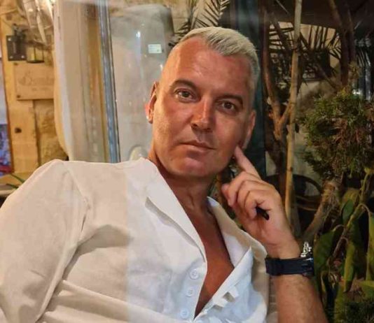 ŠOK!! Voditelj Pinka Milan Milošević priveden u Novom Sadu! ŠOK!! Voditelj Pinka Milan Milošević priveden u Novom Sadu!