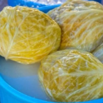 U kiseli kupus obavezno dodajte 1 poseban sastojak: Brže se kiseli, a neće se kvariti i neće biti mekan! (FOTO)