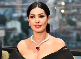 Ovako Tanja Savić izgleda u kupaćem kostimu: Šta joj je sa maČkice? Ljubicaste boje, dIake do koljena, sve ispalo odvratno… (Foto) Dok je Tanja pripremala koncert, njen bivši je spremao svoje vjenčanje: Pogledajte ko mu je izabranica – ovim potezom pokosio Tanju, zar nju da izabere? - content image