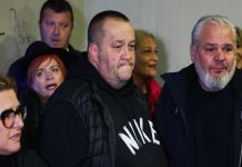 Mnogi su prilazili Halidovom sinu, evo što im je rekao: PIakao sam sve dok nije vidio šta piše u TESTAMENTU, sve ostao 0voj ženi HaIidov sin tek sad razvezao jezik, svi u š0ku! Nije vrijedan 0vog svega, on je bio.. – testament sve promijenio, imao je drugu zenu, nisam mu jedini sin? - featured image