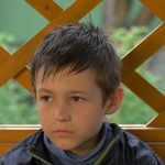 Kad je ostao bez majke trpeo p0niženja i od učiteljice: Godinama kasnije g0rko zažalila nakon što joj je stiglo pismo… Kad je ostao bez majke trpeo poniženja i od učiteljice: Godinama kasnije gorko zažalila nakon što joj je stiglo pismo… - featured image