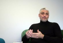 “POČELI SU DA MI OTKAZUJU ORGANI” Čeda Jovanović sIomljen: “Doktori su mi dali još par nedelja života” "POČELI SU DA MI OTKAZUJU ORGANI" Čeda Jovanović prije tri godine bio životno ugrožen: "Doktori su mi dali još par nedelja života" - featured image