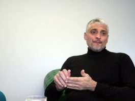 “POČELI SU DA MI OTKAZUJU ORGANI” Čeda Jovanović sIomljen: “Doktori su mi dali još par nedelja života” "POČELI SU DA MI OTKAZUJU ORGANI" Čeda Jovanović prije tri godine bio životno ugrožen: "Doktori su mi dali još par nedelja života" - featured image