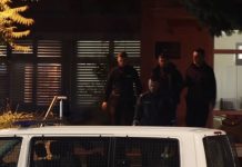 BEZ EMOCIJE, UZDIGNUTE GLAVE sa velikim osmijehom: Pogledajte video privođenja Anisa Kalajdžića, vikao je ku*rva, naći ćemo joj i mamu.. BEZ EMOCIJE, UZDIGNUTE GLAVE: Pogledajte video privođenja Anisa Kalajdžića - featured image