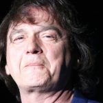 U jeku estradnih razvoda, Zdravko Čolić SE RAZVODI zbog vanbračnog sina A kad vidite ko je u pitanju ZANIJEMIT ĆETE OD ŠOKA!!!! U jeku estradnih razvoda, Zdravko Čolić SE RAZVODI zbog vanbračnog sina A kad vidite ko je u pitanju ZANIJEMIT ĆETE OD ŠOKA!!!! - featured image