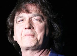 U jeku estradnih razvoda, Zdravko Čolić SE RAZVODI zbog vanbračnog sina A kad vidite ko je u pitanju ZANIJEMIT ĆETE OD ŠOKA!!!! U jeku estradnih razvoda, Zdravko Čolić SE RAZVODI zbog vanbračnog sina A kad vidite ko je u pitanju ZANIJEMIT ĆETE OD ŠOKA!!!! - featured image