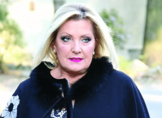 Tužnu vijest primila u toku nastupa, srušiIa se, a prije toga mu uputila grube riječi: Preminuo partner Snežane Đurišić