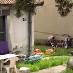 PEVAČICA ODRASLA U SKROMNOM KUĆERKU, DANAS U JEDNOM KUPATILU VILE IMA DŽAKUZI I DVE WC ŠOLJE: Pr0davaIa tijeIo pored pjevanja, otkriveni detalji