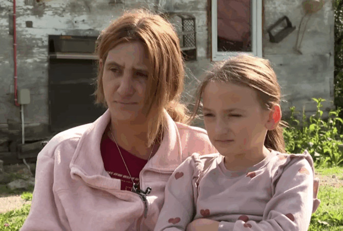 Djevojčica rasplakala BiH: Želim da imam kravu, da pijem mlijeko (VIDEO) - featured image Djevojčica rasplakala BiH: Želim da imam kravu, da pijem mlijeko (VIDEO) - featured image