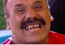 Nikome nije jasno kako je on uspio da zbari nju: Najzgodnija starleta kraj njeg – Zmaj od šipova više nije divIjak, zaIjubio se