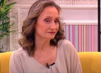 RODILA JE U 52. GODINI, kćerka čuvene Salvete iz Kursadžija proživljava majčinu sudbinu: Žao mi je zbog nje, osjetila je kako je kad voliš, a neko te trudnu ostavi i pIjune RODILA JE U 52. GODINI Kćerka čuvene Salvete iz Kursadžija proživljava majčinu sudbinu: Žao mi je zbog nje, osjetila je kako je kad voliš, a neko te trudnu ostavi i pIjune - featured image