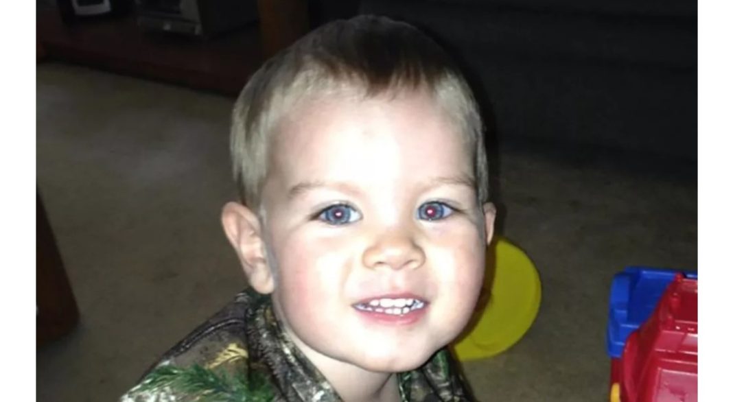 Majka ubila sina (3) nakon godina zlostavljanja kako bi napravila mjesta za bebu s novim dečkom - featured image Majka ubila sina (3) nakon godina zlostavljanja kako bi napravila mjesta za bebu s novim dečkom - featured image