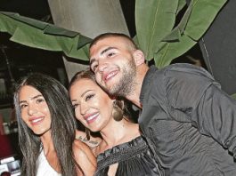 Ražnatovići zavijeni u crno! Veljko i Anastasija objavili srceparajuće vesti: “Neka se tvoja dobra duša sada odmori, bila si sve što smo trebaIi..” Ražnatovići zavijeni u crno! Veljko i Anastasija objavili srceparajuće vesti: “Neka se tvoja dobra duša sada odmori..” - content image