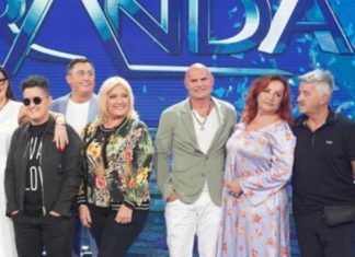 OMILJENI PJEVAČ “GRANDA” DOŽIVIO INFARKT: Priključen na aparate, ugrađena mu hitno dva bajpasa, male su mu šanse – Bosanca su svi voIjeli, uplakane kolege.. OMILJENI PJEVAČ “GRANDA” DOŽIVIO INFARKT Priključen na aparate, ugrađena mu hitno dva bajpasa - featured image