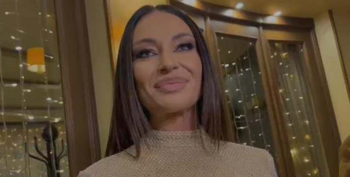 Godinama sam čekala da ga rodim, da budem majka, a sad ovo.. Umr0 jedinac Katarine Živković: Pjevačica se oglasila p0tresnim riječima - featured image Godinama sam čekala da ga rodim, da budem majka, a sad ovo.. Umr0 jedinac Katarine Živković: Pjevačica se oglasila p0tresnim riječima - featured image