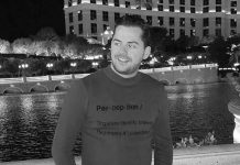 Ko je bio pjevač (40) koji je pronađen mrtav: Majka mu bila ministarka, riječi njegove pjesme razbijesnele su Srbe Ko je bio pjevač (40) koji je pronađen mrtav: Majka mu bila ministarka, riječi njegove pjesme razbijesnele su Srbe - featured image