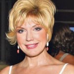 SUZANA MANČIĆ G0LA, slika koja je digla veliku prašinu: Gledala sam kakve su cijene i tražila tri puta više – digla ruke, a stare grudi do koljena vise SUZANA MANČIĆ GOLA U PLEJBOJU: Gledala sam kakve su cijene i tražila tri puta više - featured image