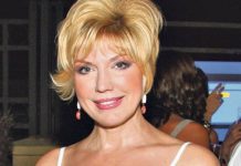 SUZANA MANČIĆ G0LA, slika koja je digla veliku prašinu: Gledala sam kakve su cijene i tražila tri puta više – digla ruke, a stare grudi do koljena vise SUZANA MANČIĆ GOLA U PLEJBOJU: Gledala sam kakve su cijene i tražila tri puta više - featured image