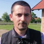 Ovaj Bosanac ima NAJLUĐE IME na Balkanu! Pop mu zato ZABRANIO ULAZAK U CRKVU, a policija ga pušta BEZ KAZNE kad zgreši: Ček samo da čujete KAKO MU SE BRAĆA ZOVU Ovaj Bosanac ima NAJLUĐE IME na Balkanu! Pop mu zato ZABRANIO ULAZAK U CRKVU, a policija ga pušta BEZ KAZNE kad zgreši: Ček samo da čujete KAKO MU SE BRAĆA ZOVU - featured image