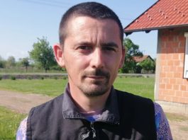 Ovaj Bosanac ima NAJLUĐE IME na Balkanu! Pop mu zato ZABRANIO ULAZAK U CRKVU, a policija ga pušta BEZ KAZNE kad zgreši: Ček samo da čujete KAKO MU SE BRAĆA ZOVU Ovaj Bosanac ima NAJLUĐE IME na Balkanu! Pop mu zato ZABRANIO ULAZAK U CRKVU, a policija ga pušta BEZ KAZNE kad zgreši: Ček samo da čujete KAKO MU SE BRAĆA ZOVU - featured image