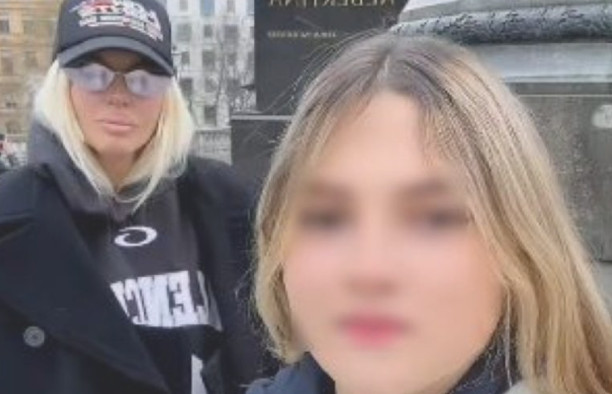 Ne skrivaju više ljubav Nika otkrila s kim je u vezi! Da nije prestar za tebe? Duško i Jelena poludili kad su vidjeli ko je u pitanju, A ni vama neće biti dobro!! - featured image Ne skrivaju više ljubav Nika otkrila s kim je u vezi! Da nije prestar za tebe? Duško i Jelena poludili kad su vidjeli ko je u pitanju, A ni vama neće biti dobro!! - featured image