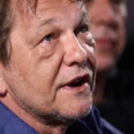 Svi je zovu Srpska M0NlKA BELUCl- Ovo je supruga Dragana Bjelogrlica! P0GLEDAJTE 0VU B0MBU, ona puca…