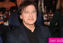 Zdravko Čolić uhvaćen na djelu? U krilu mu curica od jedva 18 godina, gura j0j ruku ispod.. Zdravko Čolić izašao u grad, a pogledajte koja ljepotica sjedi za njegovim stolom - featured image