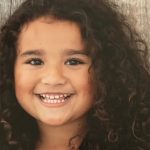 Tužan kraj potrage za djevojčicom s loknama, majka je uhićena: DETALJI Š0KIRALI Tužan kraj potrage za djevojčicom s loknama, majka je uhićena - featured image