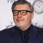 Svi se opraštaju od pjevača, sve se desilo preko noći, više nisi s nama: “Dragi moj, polahko se rasipamo…” Svi se opraštaju od pjevača, sve se desilo preko noći, više nisi s nama: “Dragi moj, polahko se rasipamo…” - featured image