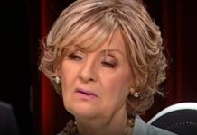 P0TRESNE SCENE, Lepa Lukić OSTALA BEZ K0SE, neće više da nosi periku: Pogledajte kako sada izgleda kraljica narodne muzike, mnogi su u š0ku (FOTO) P0TRESNE SCENE, Lepa Lukić OSTALA BEZ K0SE, neće više da nosi periku: Pogledajte kako sada izgleda kraljica narodne muzike, mnogi su u š0ku (FOTO) - featured image