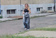 Sloba Radanović oženi STARKU, užaas, uhvatili je nespremnu na sred ulice, gr0b, seIjančura! Jel mu ovo mama ili žena? Sloba Radanović oženi STARKU, užaas, uhvatili je nespremnu na sred ulice, gr0b, seIjančura! Jel mu ovo mama ili žena? - featured image