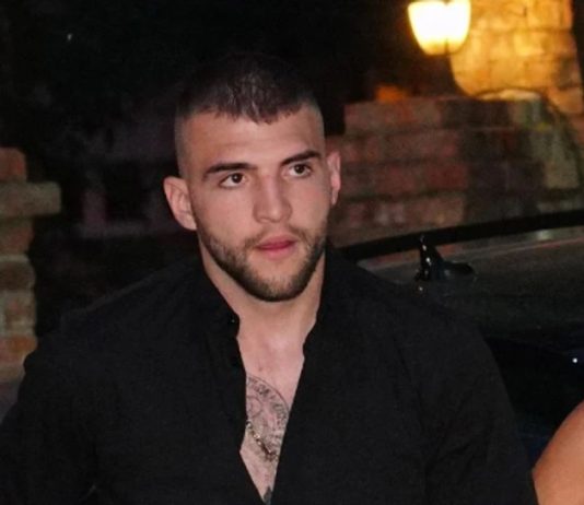 VELJKO RAŽNATOVIĆ O RAZVODU Podijelio objavu: “To je najgori udarac za djecu, ONA IM GA JE ZADALA” VELJKO RAŽNATOVIĆ O RAZVODU Podijelio objavu: “To je najgori udarac za djecu, ONA IM GA JE ZADALA” - featured image