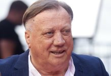 Tko je sin jedinac Halida Bešlića? Zadesila ga je slična sudbina kao i oca Tko je sin jedinac Halida Bešlića? Zadesila ga je slična sudbina kao i oca - featured image