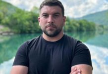 ALEN MUHIĆ: “Rođen sam iz zločina 9. januara. Nisam četničko kopile. Ja sam Alen, Bošnjak. Nisam našao mir” (VIDEO) ALEN MUHIĆ: “Rođen sam iz zločina 9. januara. Nisam četničko kopile. Ja sam Alen, Bošnjak. Nisam našao mir” (VIDEO) - featured image