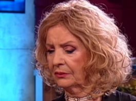 Lepa Lukić NIJE srpkinja! Evo šta će joj pisati na spomeniku! Cijelo vrijeme nas je lagala, a evo koliko ima GODINA Lepa Lukić NIJE srpkinja! Dokaz iz njene biografije ostavio sve bez teksta! Cijelo vrijeme nas je lagala, a evo koliko ima GODINA! (FOTO) - featured image