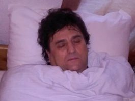 Nekada poznati pjevač folk muzike teško ob0Iio: Dotakao je dn0 – mada mu mnoge kolege žele pomoći izgleda da mu p0moći nema, a sve je do njega (Foto) Nekada poznati pjevač folk muzike teško ob0Iio: Dotakao je dn0 – mada mu mnoge kolege žele pomoći izgleda da mu p0moći nema, a sve je do njega (Foto) - featured image