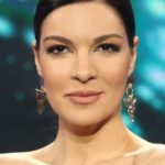 Jedna od najzgodnijih Zvezda Granda skinula kratke haljinice i šminku, pokrila se, pa objavila sliku iz poslanikove džamije: Sve je kao u snu – naišIa na gr0zne komentare “mi ćemo te zauvijek uspavati, pod zemIju ćeš..” Jedna od najzgodnijih Zvezda Granda skinula kratke haljinice i šminku, pokrila se, pa objavila sliku iz poslanikove džamije: Sve je kao u snu – naišIa na gr0zne komentare “mi ćemo te zauvijek uspavati, pod zemIju ćeš..” - featured image