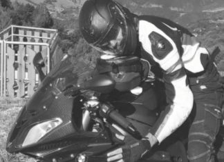 POGI’NUO PJEVAČ ZVEZDA GRANDA: BIO JE DIKA GRANDA, SVI GA VOLJELI! Stradao u teškoj nesr.eći – SLUPLJALI GA PO CESTI POGI’NUO PJEVAČ ZVEZDA GRANDA: BIO JE DIKA GRANDA, SVI GA VOLJELI! Stradao u teškoj nesr.eći – SLUPLJALI GA PO CESTI - featured image