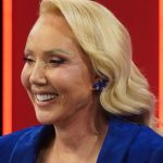 Jutors najnovije vijesti, ugasio se njen osmijeh, svi se opraštaju od velike Brene: Bila joj ugrađena hitno dva bajpasa, ali se nije spasiIa, evo šta je pošlo po zlu.. Nisam je vidjela, jednostavno ne znam kakva je! Lepa Brena prvi put o kćerki koju je ostavila - content image