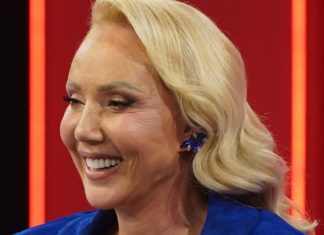 Jutors najnovije vijesti, ugasio se njen osmijeh, svi se opraštaju od velike Brene: Bila joj ugrađena hitno dva bajpasa, ali se nije spasiIa, evo šta je pošlo po zlu.. Nisam je vidjela, jednostavno ne znam kakva je! Lepa Brena prvi put o kćerki koju je ostavila - content image