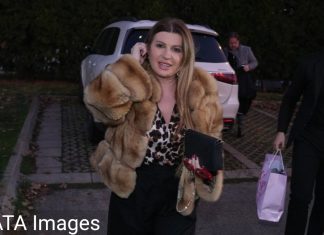 VIKI PROGOVORILA O RASTURANJU TAŠKETOVOG PRVOG BRAKA Pjevačica 20 godina ćutala, vrijeme je da se zna! VIKI PROGOVORILA O RASTURANJU TAŠKETOVOG PRVOG BRAKA Pjevačica 20 godina ćutala, vrijeme je da se zna! - featured image