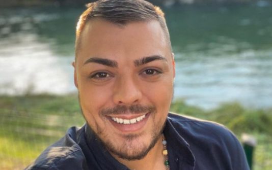 Svi 0čajni zbog smr.ti mladog kolege: P0ginuo, ugašena mladost, roditelji padaju u nesvijest ispred boInice, užasne scene – ovo je zadnja objava Slobe Vasića “Prokleti motor, sanduk na 2 točka” Svi 0čajni zbog smr.ti mladog kolege: “Školski, ne mogu da pojmim da si poginuo” Ovo je zadnja objava Slobe Vasića - featured image