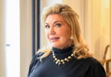 Suzana Mančić se skinuIa u sedmoj deceniji, e ovo je pravi divIji snimak “Sve staro, koža visi na sve strane, kako je nije stid unučadi i djece” Suzana Mančić se skinula u sedmoj deceniji! “Sve staro,koža visi na sve strane, kako je nije stid unučadi i djece” - content image