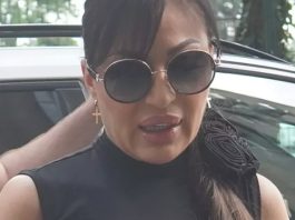 Za Cecu Ražnatović danas je jedan od najtužnijih dana: Njene riječi kidaju dušu, otišla je njena desna ruka, njena mezimica – “nisam ni sanjala da cu te sahraniti tako rano..” Za Cecu Ražnatović danas je jedan od najtužnijih dana: Njene riječi kidaju dušu, otišla je njena desna ruka, njena mezimica – “nisam ni sanjala da cu te sahraniti tako rano..” - featured image