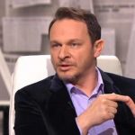 PosIjenja poruka Enisa Bešlagića iz bolnice: “To je odnijelo mnoge naše ljude sa estrade, a evo i mene je napaIo” – nekoliko sati poslije se desiIo 0vo Enis Bešlagić se oglasio iz bolnice: “To je odnijelo mnoge naše ljude sa estrade” - featured image