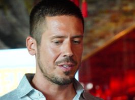 NA TUŽAN DAN U DOMU ROKVIĆA NIKOLA RASPLAKAO JAVNOST Pjevač jednom rečenicom izazvao suze NA TUŽAN DAN U DOMU ROKVIĆA NIKOLA RASPLAKAO JAVNOST Pjevač jednom rečenicom izazvao suze - featured image